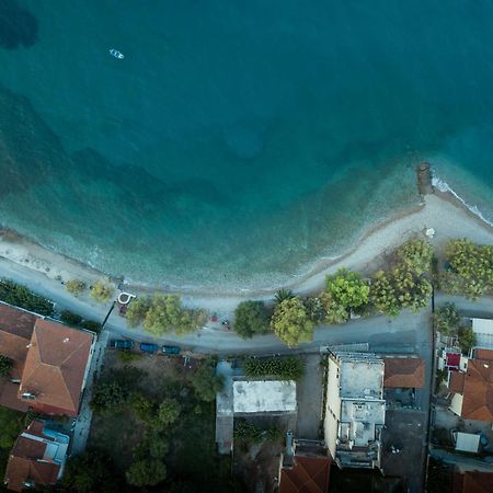 Moukas Seaside Apartments Romantico Selianítika Exterior foto