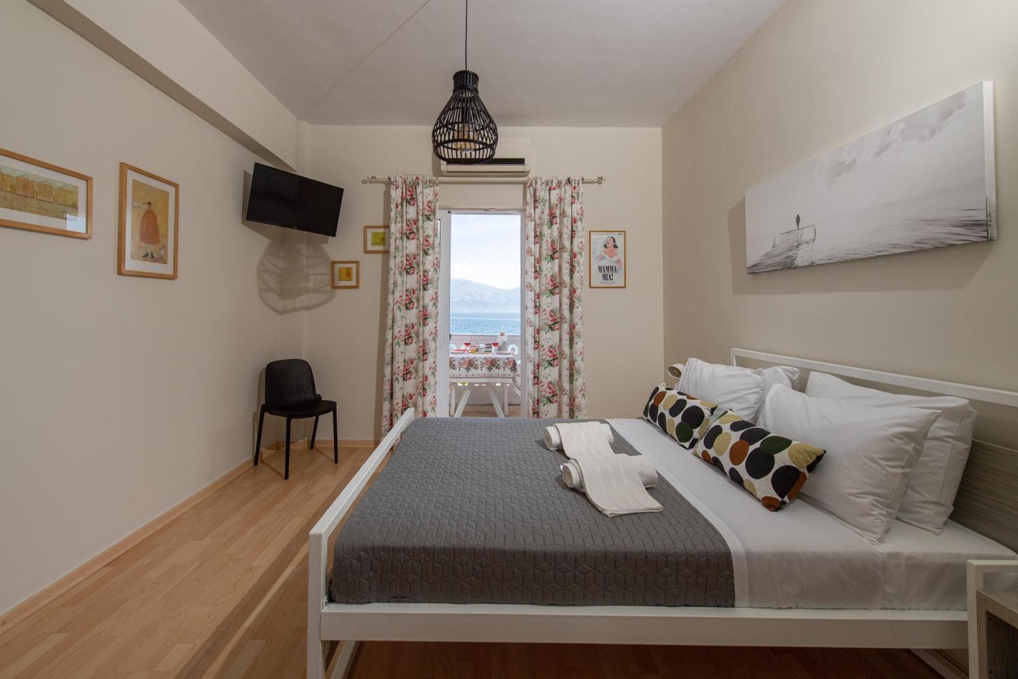 Moukas Seaside Apartments Romantico Selianítika Exterior foto